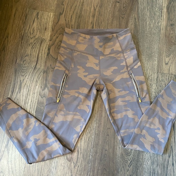 Athleta Rainier Reflective Tight. size small - Picture 2 of 5